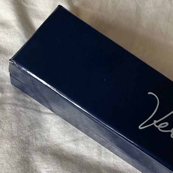 Never worn!! Vera Bradley Nantucket Navy watch 🌊⚓️⌚️ - Picture 4 of 9